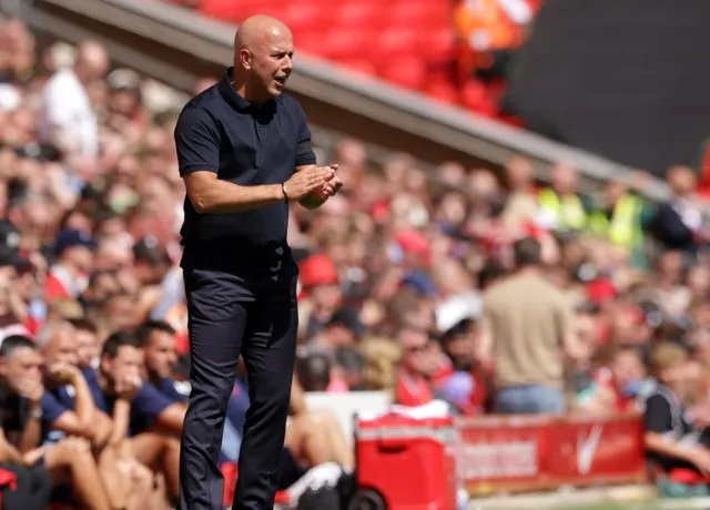 HLV Arne Slot - Khởi đầu ấn tượng tại Liverpool